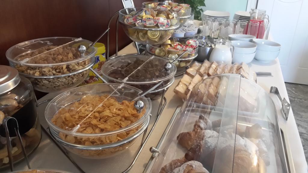 מרינה די סקבוניאה Hotel Miramare מראה חיצוני תמונה