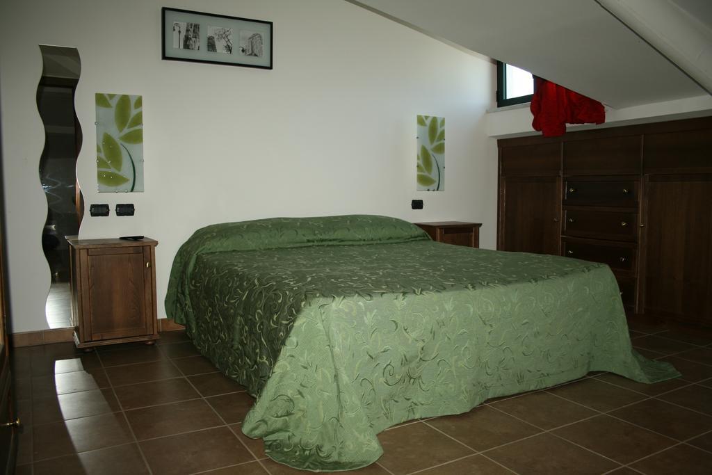 מרינה די סקבוניאה Hotel Miramare חדר תמונה