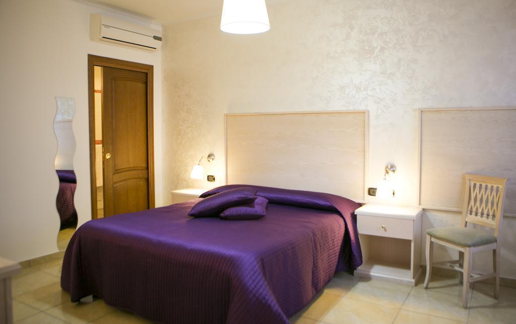 מרינה די סקבוניאה Hotel Miramare חדר תמונה